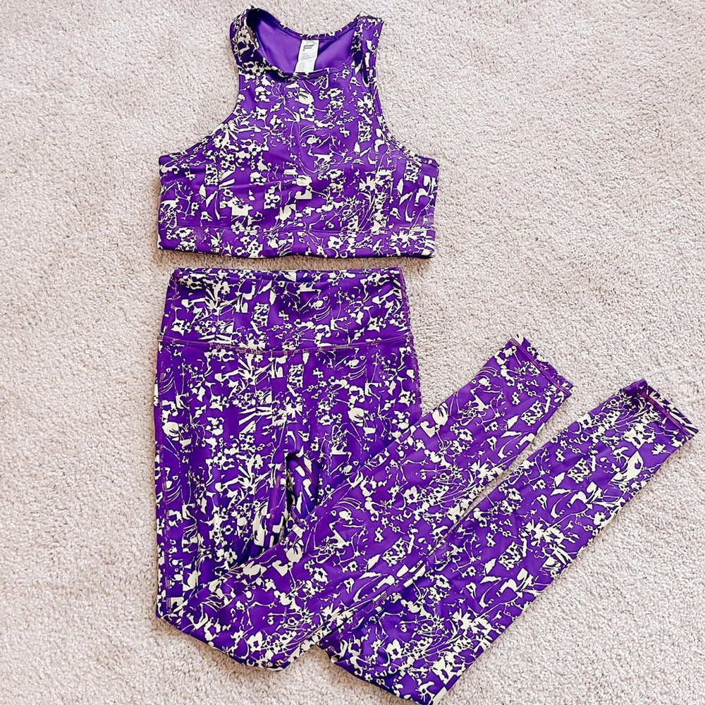 Fabletics top.